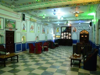 Алвар: Hotel Burja Haveli
