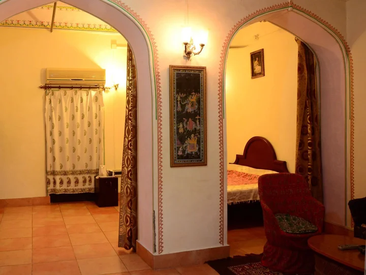 Алвар: Hotel Burja Haveli