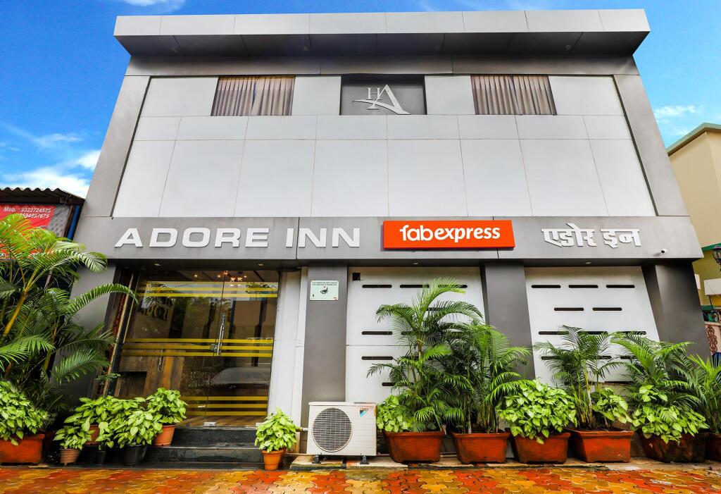 Мумбаи: FabHotel Adore Inn