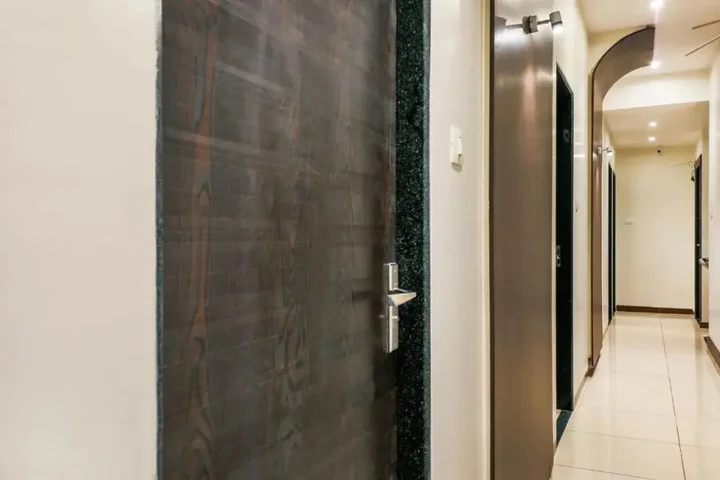 Мумбаи: FabHotel Adore Inn