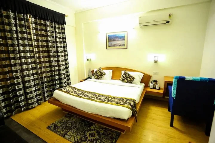 Катра: Hotel Shree Hari Niwas