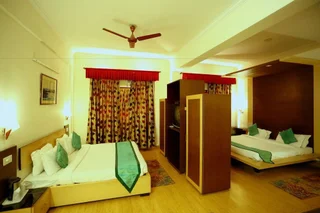 Катра: Hotel Shree Hari Niwas