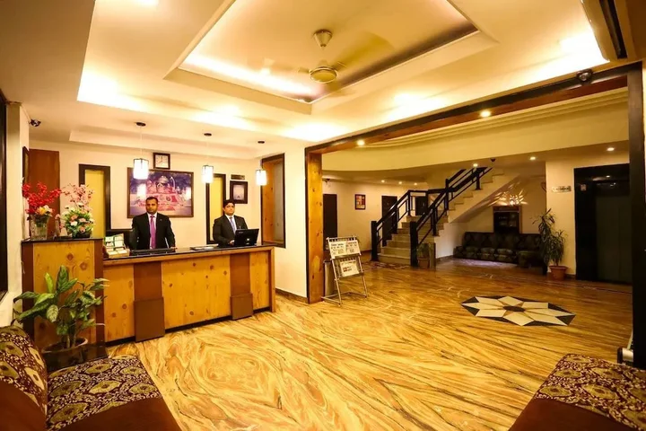 Катра: Hotel Shree Hari Niwas