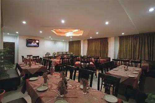 Катра: Hotel Shree Hari Niwas