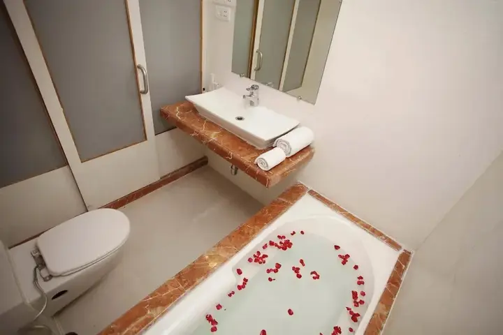 Мумбаи: The Caliph Hotel & Executive Suites
