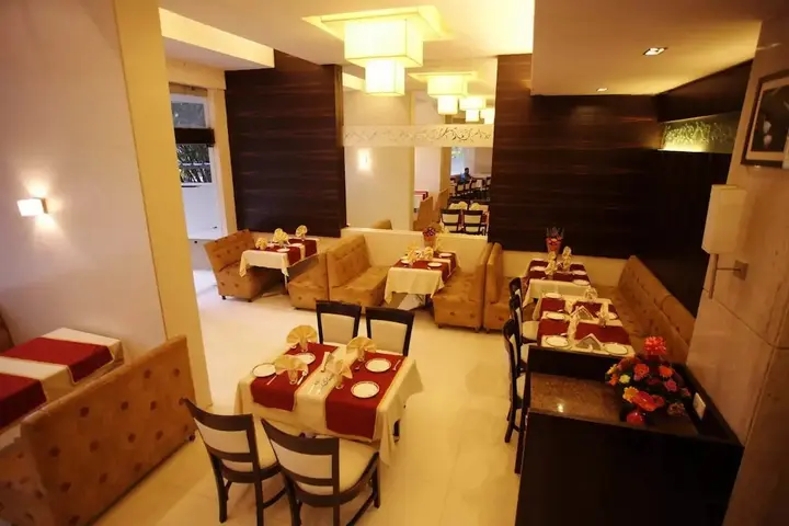 Мумбаи: The Caliph Hotel & Executive Suites