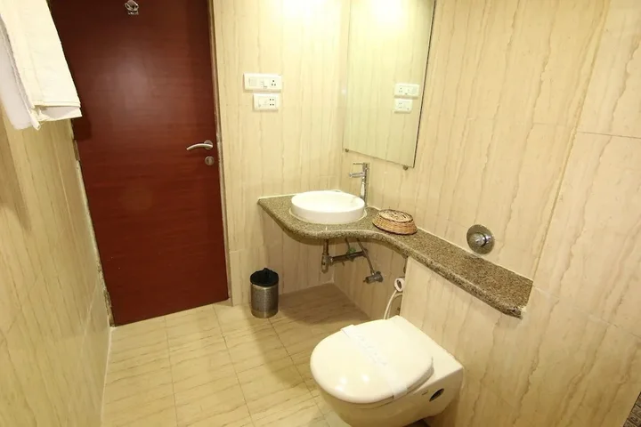 Мумбаи: The Caliph Hotel & Executive Suites