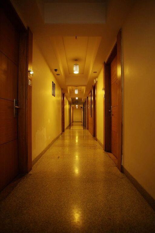 Мумбаи: The Caliph Hotel & Executive Suites