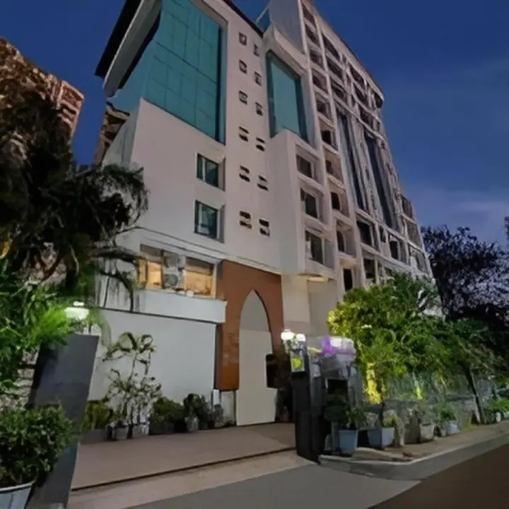 Мумбаи: The Caliph Hotel & Executive Suites