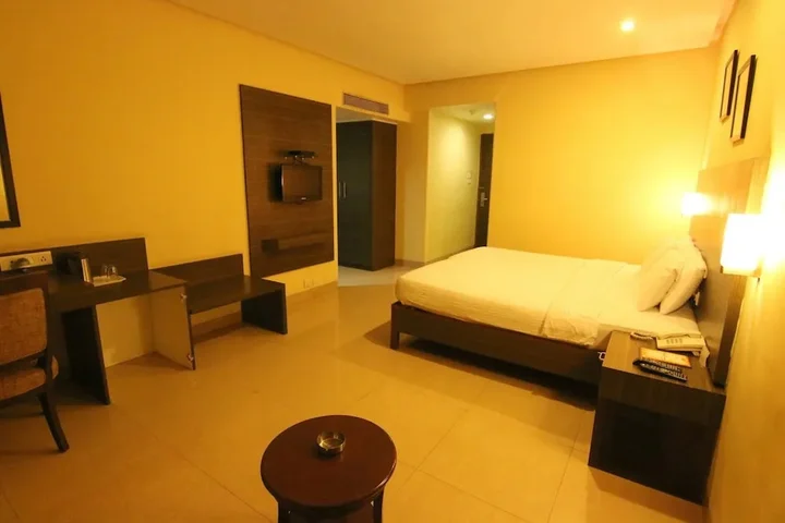 Мумбаи: The Caliph Hotel & Executive Suites