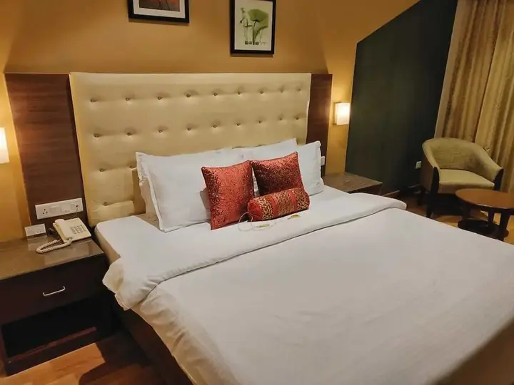 Мумбаи: The Caliph Hotel & Executive Suites
