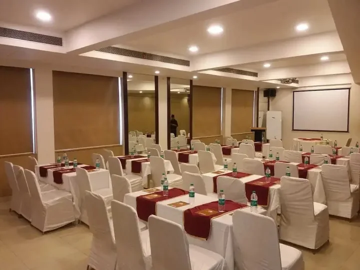 Мумбаи: The Caliph Hotel & Executive Suites
