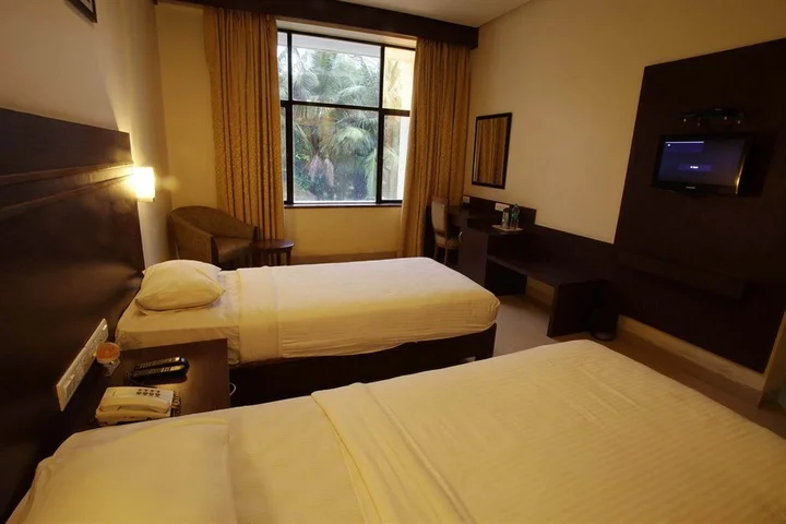 Мумбаи: The Caliph Hotel & Executive Suites