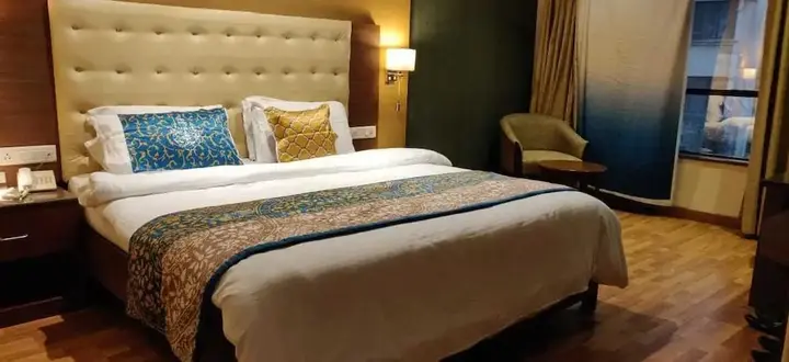 Мумбаи: The Caliph Hotel & Executive Suites