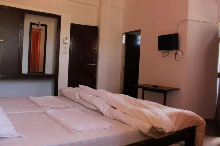 Анджуна: Poonam Village Resort