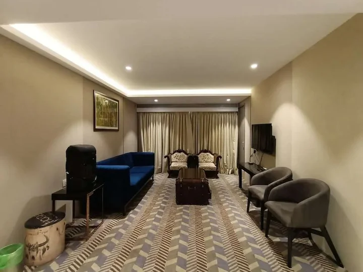Мумбаи: Hotel Highway Inn
