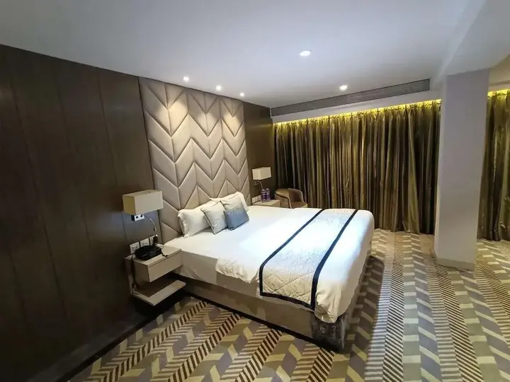 Мумбаи: Hotel Highway Inn