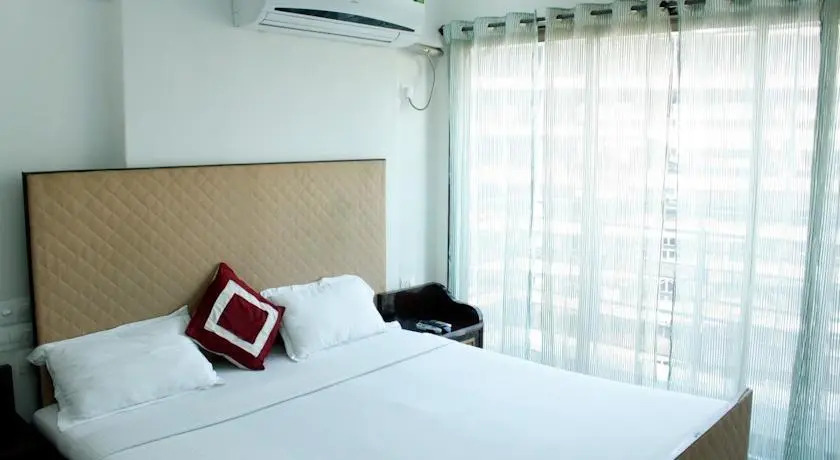 Мумбаи: Laurent & Benon Luxury Service Apartment - Khar (West)