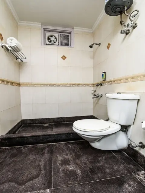 Гуруграм: SilverKey Executive Stays 20036 Akash Neem Marg
