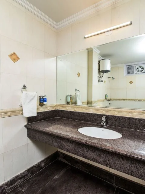 Гуруграм: SilverKey Executive Stays 20036 Akash Neem Marg