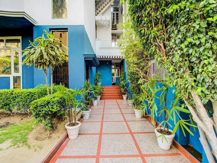 Гуруграм: SilverKey Executive Stays 20036 Akash Neem Marg