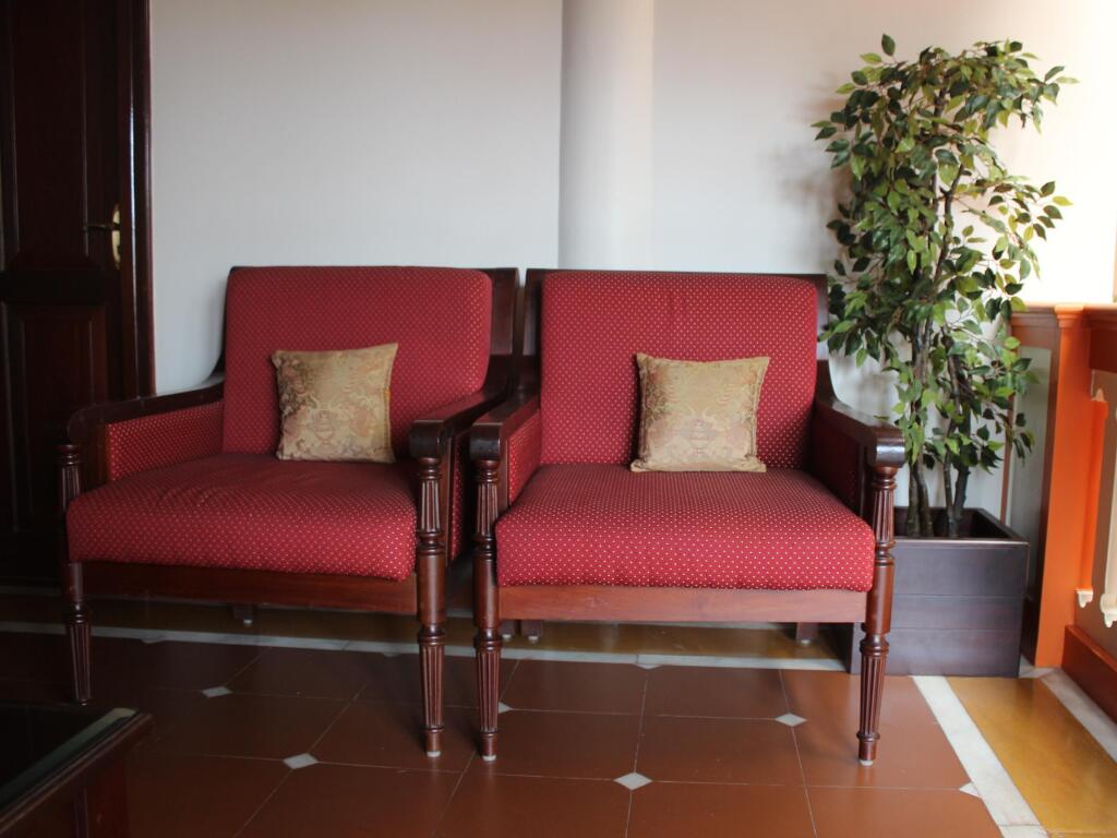 Коччи: Hotel Arches