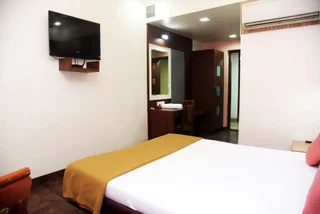 Нави-Мумбай: Hotel Indiana Inn