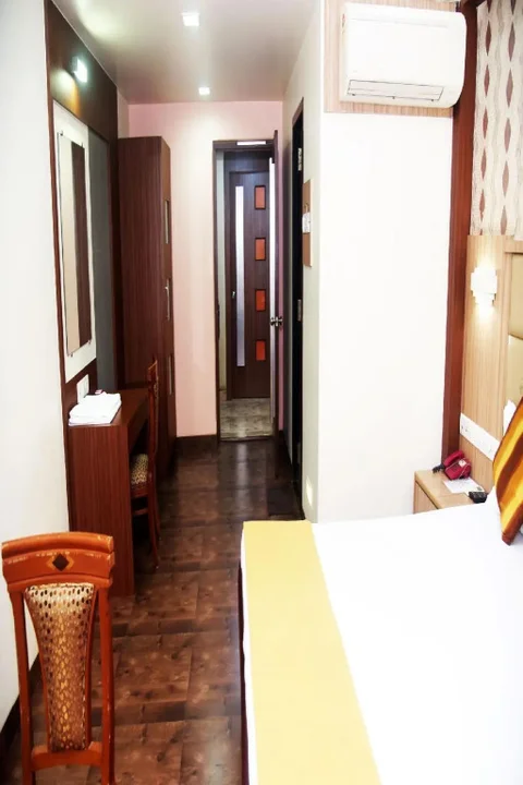 Нави-Мумбай: Hotel Indiana Inn