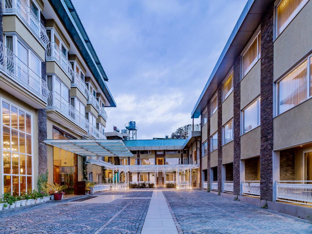Массури: The Fern Brentwood Mussoorie, Series by Marriott