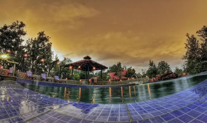 Баихар: Pugdundee Safaris - Kanha Earth Lodge