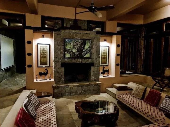 Баихар: Pugdundee Safaris - Kanha Earth Lodge