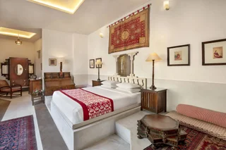 Шахджаханпур: Neemrana Fort-Palace