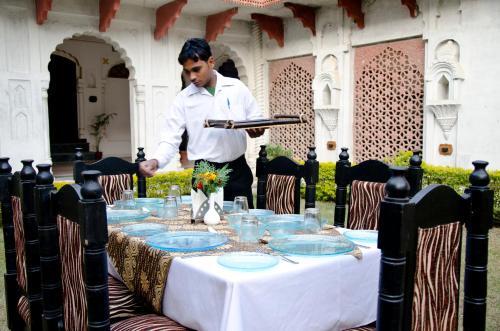 Кхаджурахо: Hammeer Garhi Heritage Resort