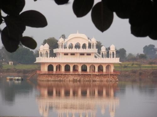 Кхаджурахо: Hammeer Garhi Heritage Resort