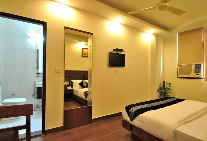 Нью-Дели: Hotel Toronto