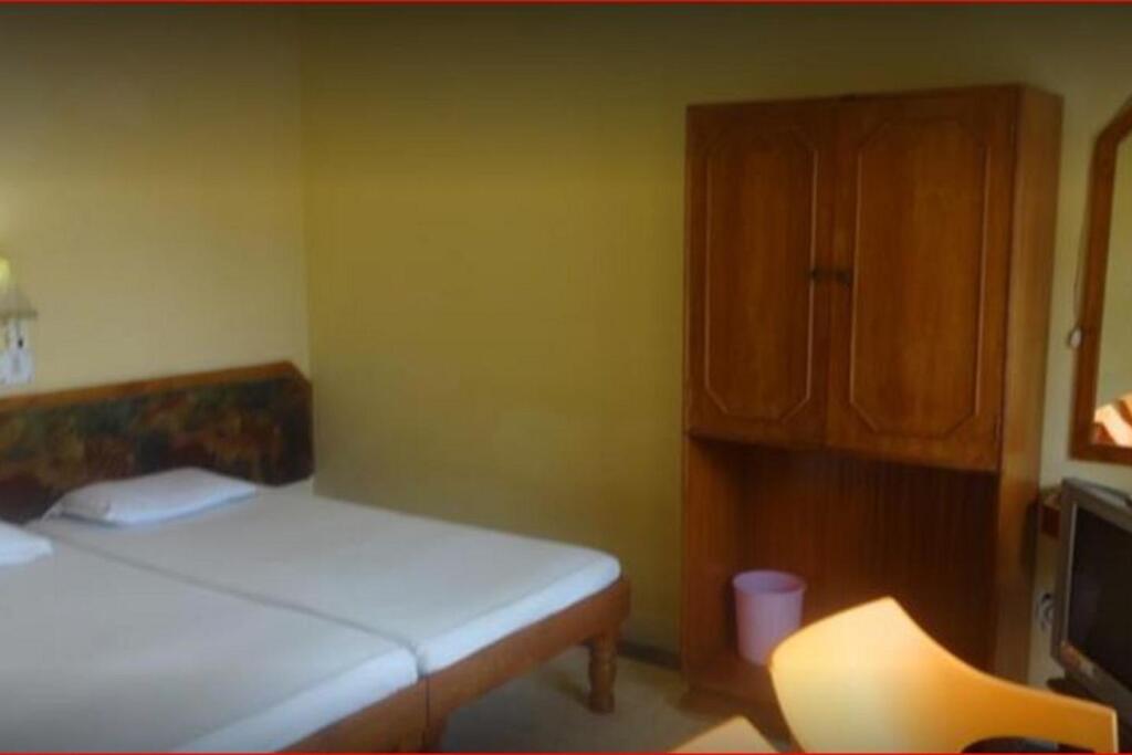 Кхаджурахо: Hotel Lakeside