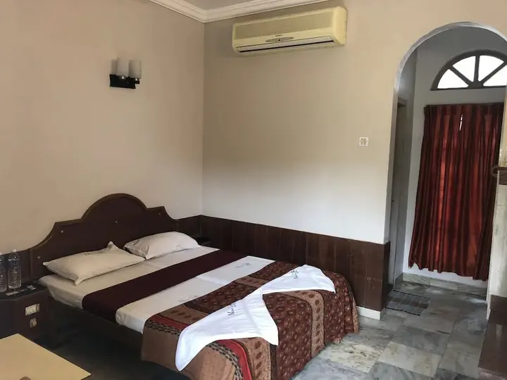 Eraniel: New Cape Hotel