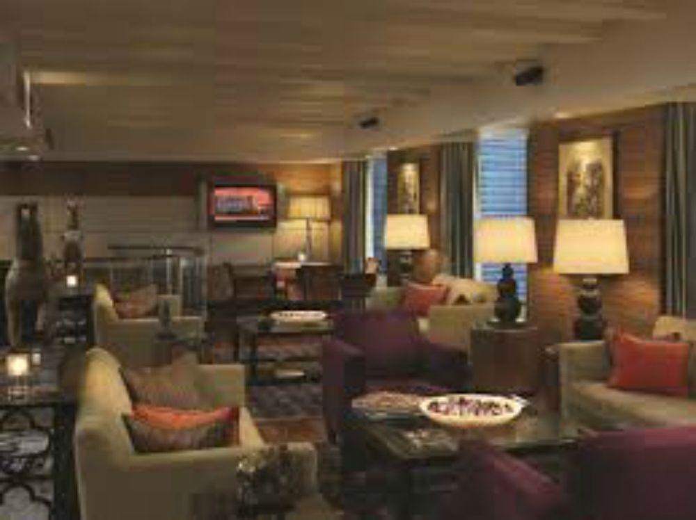 Мумбаи: Laurent & Benon Suites - Santacruz East