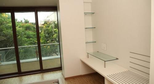 Мумбаи: Laurent & Benon Suites - Santacruz East