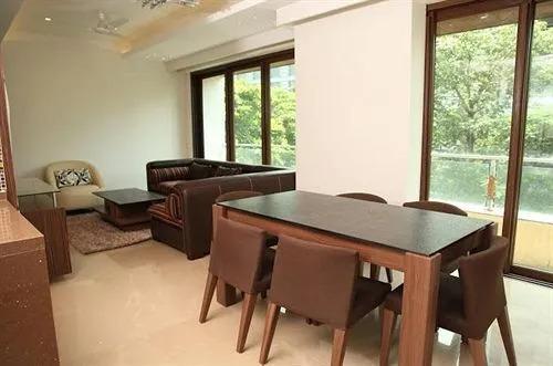 Мумбаи: Laurent & Benon Suites - Santacruz East