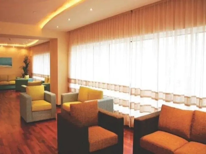 Мумбаи: Laurent & Benon Suites - Santacruz East
