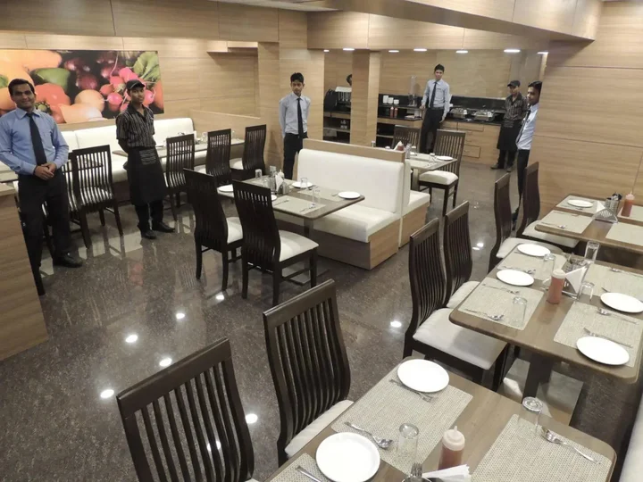 Сурат: Central Beacon Hotel Surat
