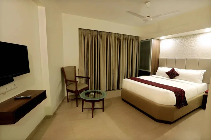 Сурат: Central Beacon Hotel Surat