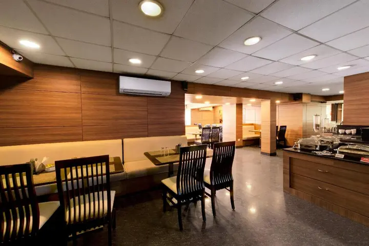 Сурат: Central Beacon Hotel Surat