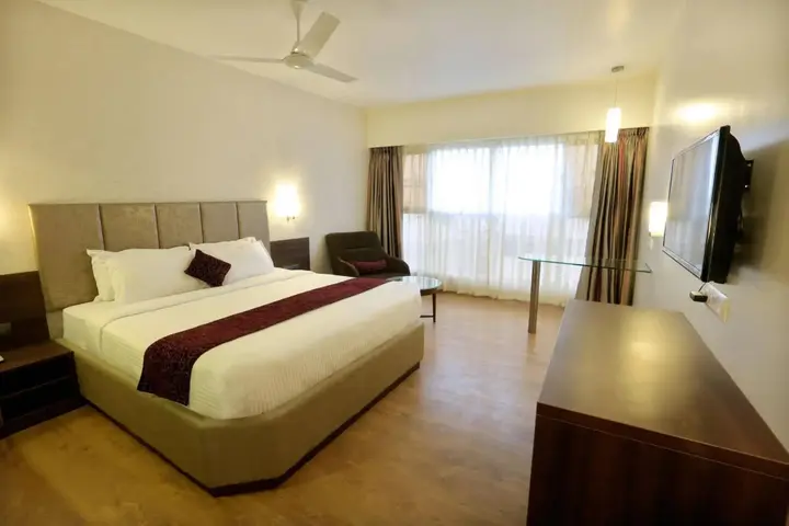Сурат: Central Beacon Hotel Surat