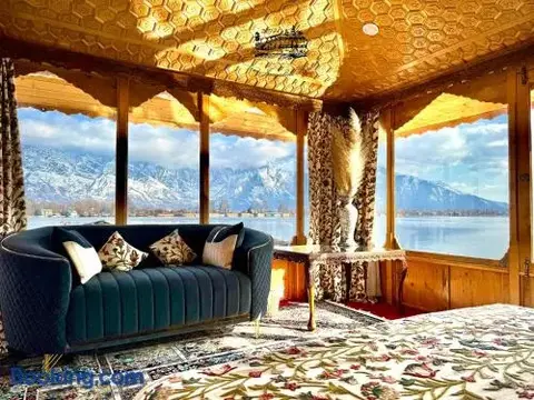 Шринагар: New Zenith Group of Houseboats