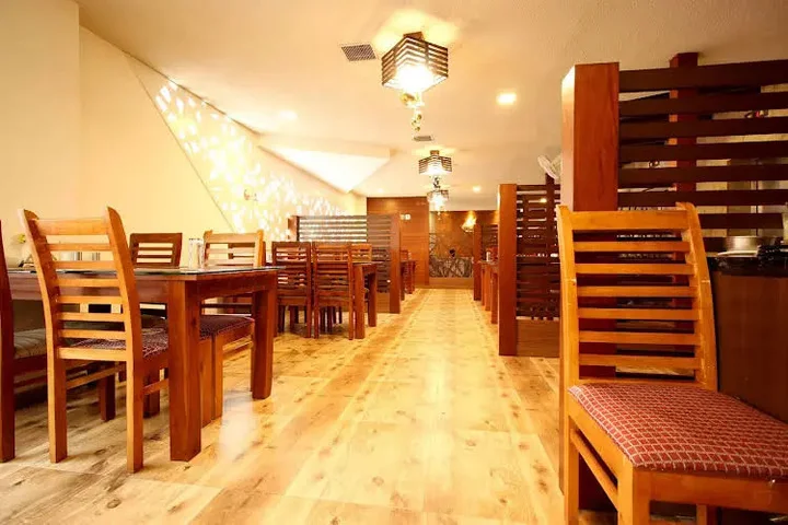Бангалор: 9 Marks Inn - St. Marks Road