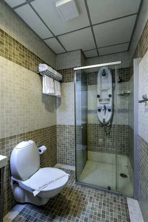 Бангалор: 9 Marks Inn - St. Marks Road