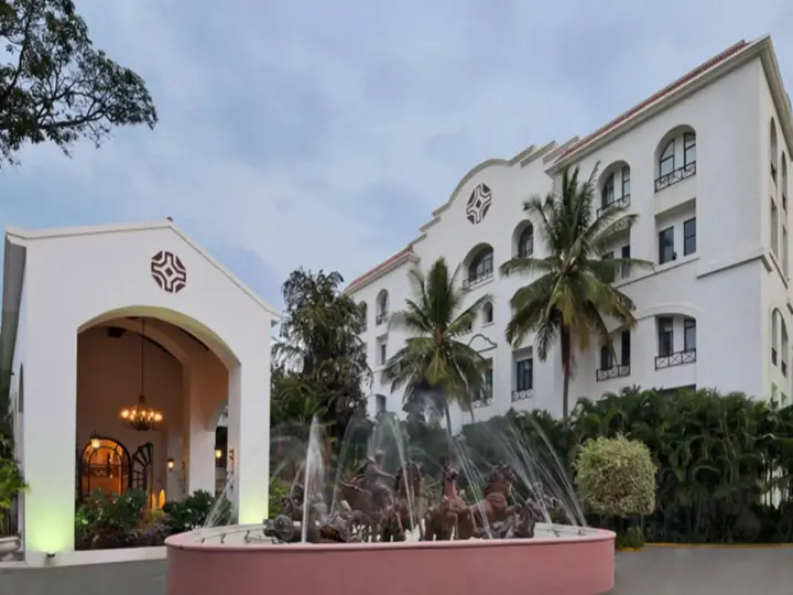 Бангалор: Golden Palms Hotel - Spa
