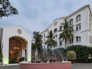Бангалор: Golden Palms Hotel - Spa